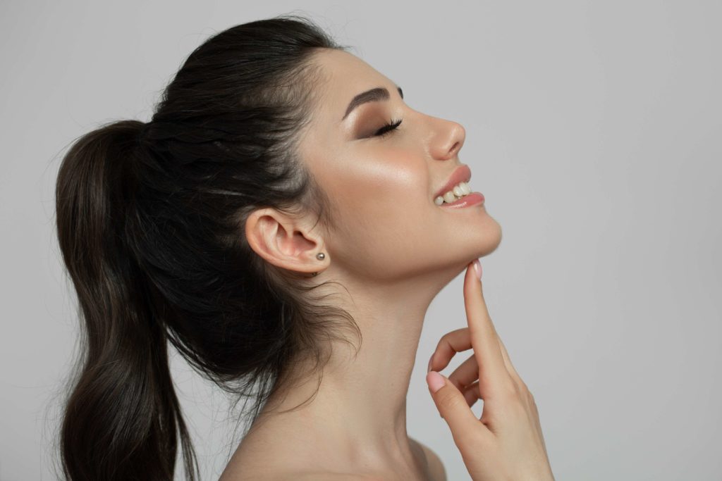 What is the Double Chin Removal Treatment, and How Does It Work? | Isya Aesthetics in Vasant Vihar, Delhi